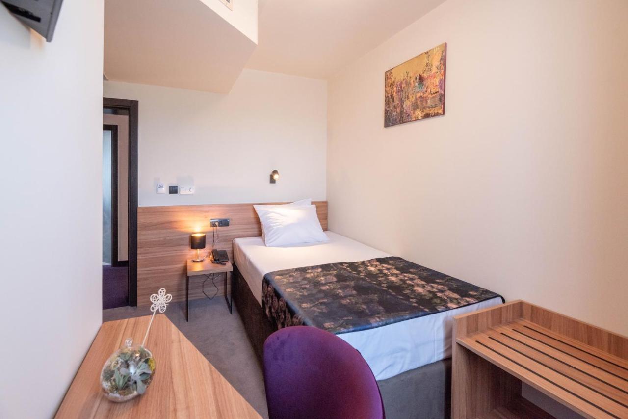 Hotel Aloha Ni Dış mekan fotoğraf
